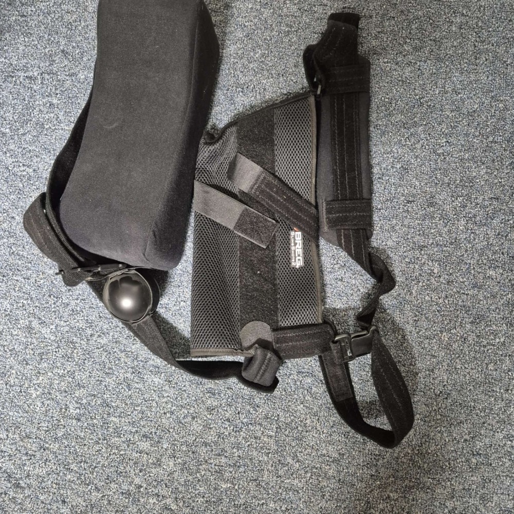 Breg SlingShot 2 Shoulder Brace & Abduction Pillow - Universal Left/Right Arm